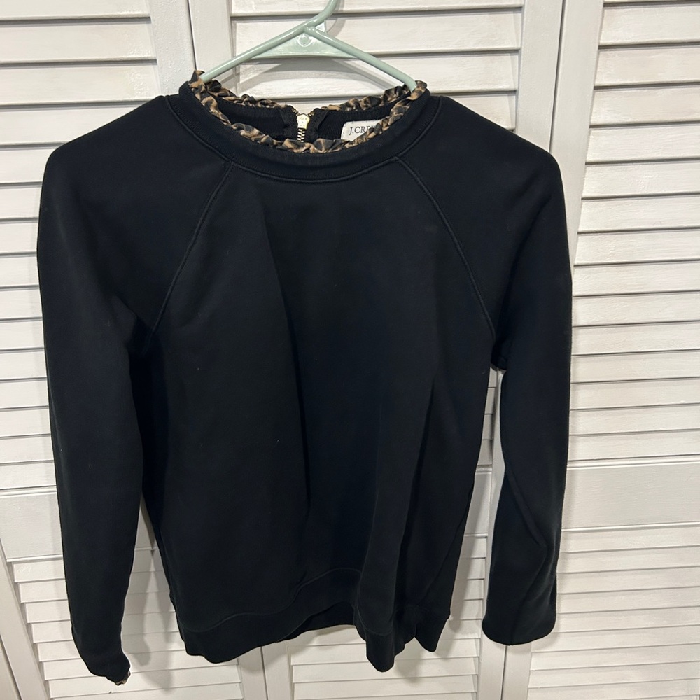 Black Sweatshirt with Leopard Print Collar